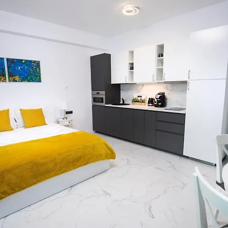 Infinite Sea View Apartment